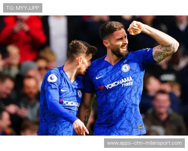 吉鲁门前混战中补射定胜负